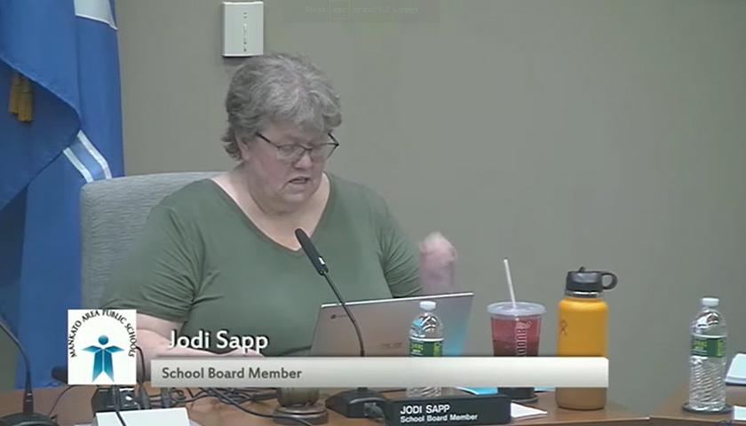 Jodi Sapp of Minnesota School Board at meeting