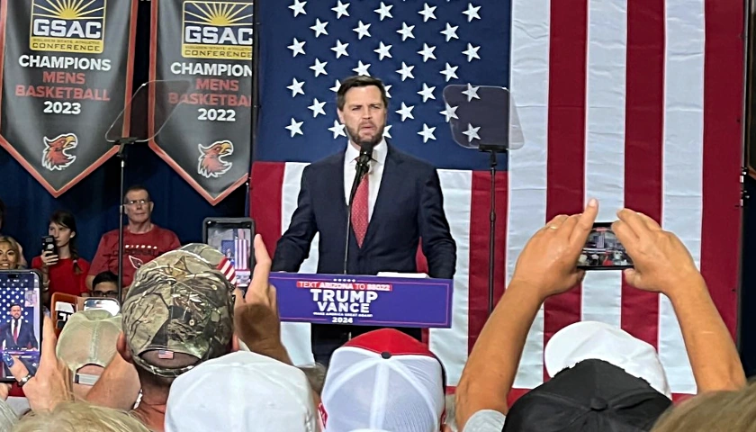 JD Vance in Glendale, Arizona