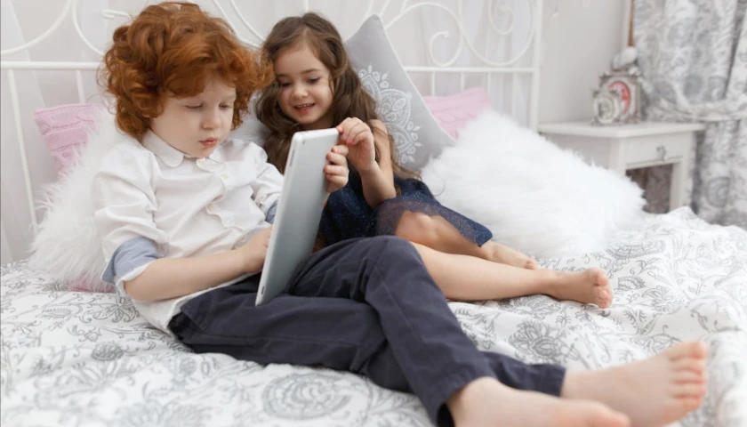 Kids on Tablet