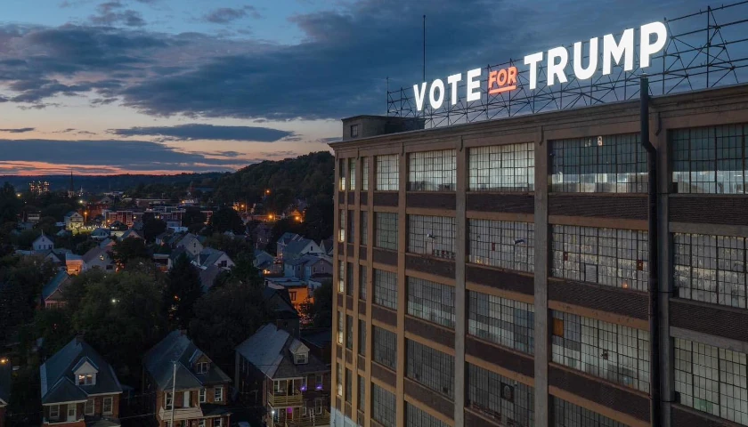 Vote for Trump sign