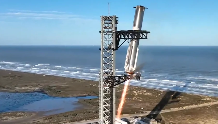 Mech Booster Rockets Elon Musk's SpaceX Catches Descending Rocket Booster Using 'Mechazilla ...
