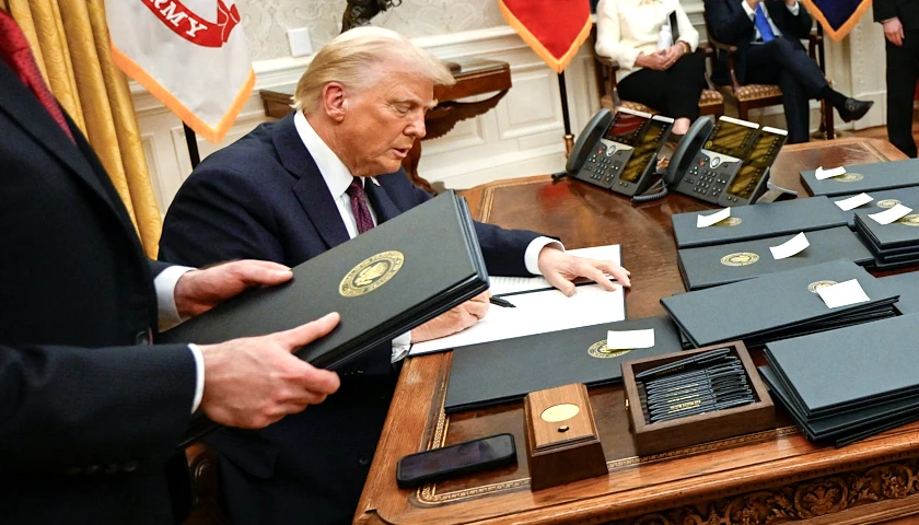 Donald Trump Ssigns Executive Orders and Actions on Jan 20, 2025
