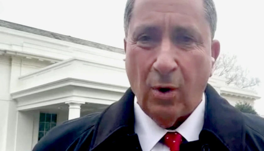 John Fredericks-poolers-at-WH_840x480
