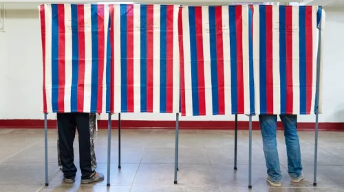 people voting