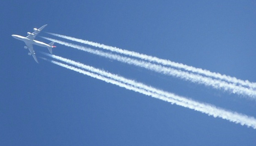 Airplane chemtrails