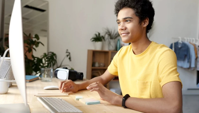 kid on computer
