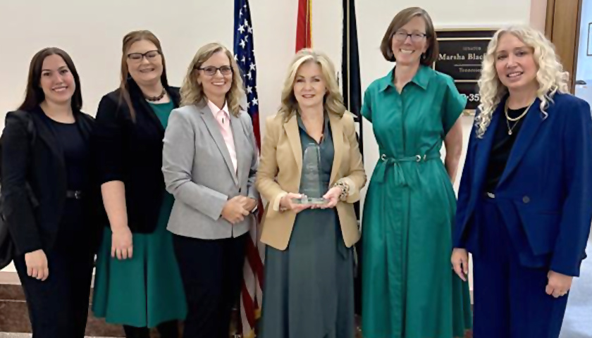 Senator Marsha Blackburn accepts Champion of Value in Health Care Award