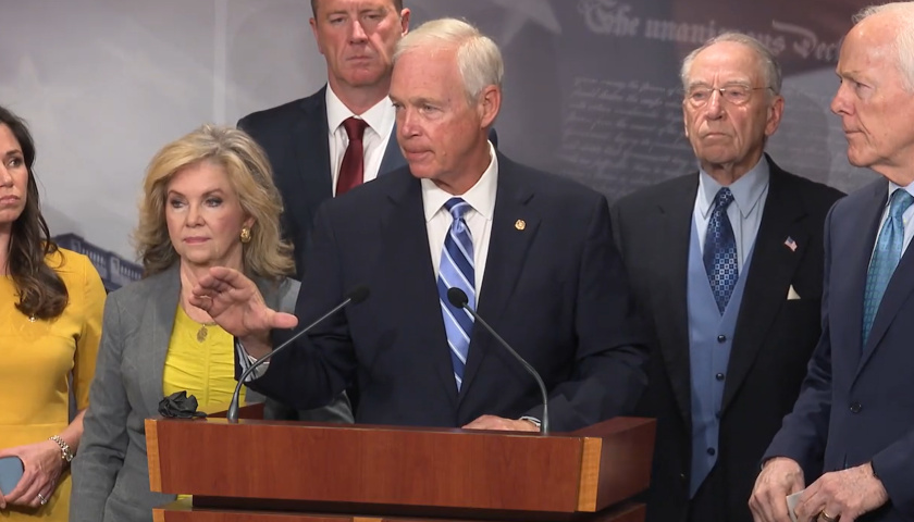 FBI Memo Opening Arctic Frost Probe into Trump Was Thin on Evidence and Justification, Experts Say FBI Memo Opening Arctic Frost Probe into Trump Was Thin on Evidence and Justification, Experts Say