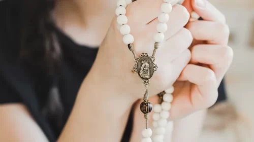 praying rosary