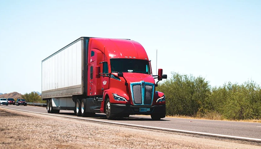 More Cash Flows into American Truckers’ Pockets as Trump Cracks Down on Foreign Drivers