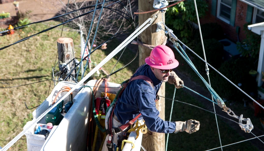 Nashville Electric Service Worker