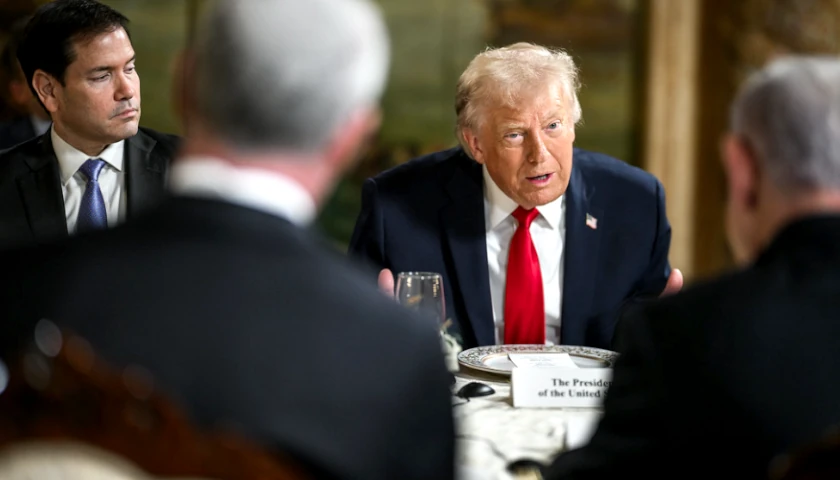 trump at meeting