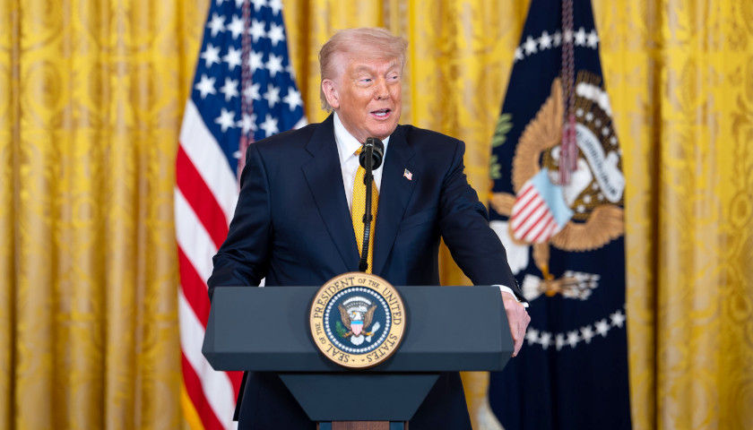 trump podium