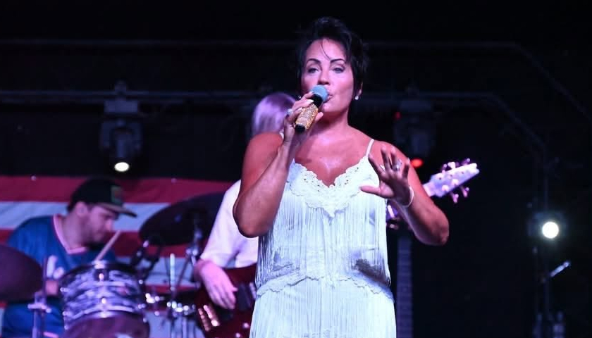 Kelly Lang