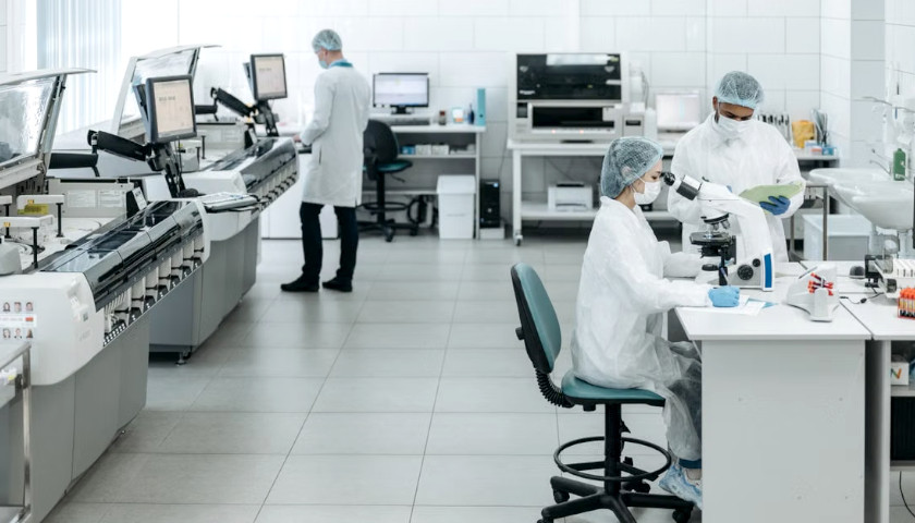 lab scientists